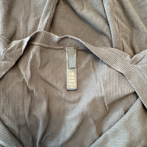 Women's Skims one piece pajamas - Picture 5 of 7